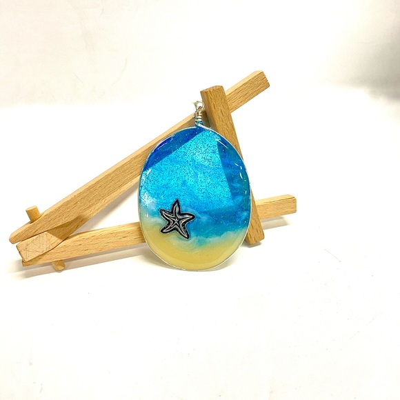HANDMADE Starfish Ocean Resin Art Statement Pendant - Picture 9 of 9